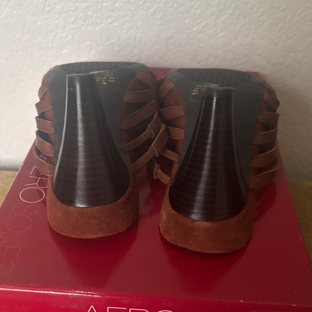 AEROSOLES Brown Sandals with Blue Accents - Picture 5 of 7